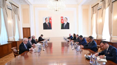 KKTC Cumhurbaşkanı Tatar, Azerbaycan Başbakanı Asadov ile bir araya geldi