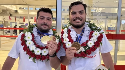 Avrupa şampiyonları, çiçeklerle karşılandı