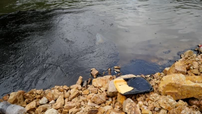 Su değil zehir akıyor! Harşit Çayı siyaha büründü