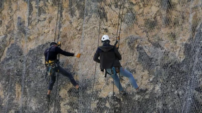 Dik yamaçlara dev çelik ağ önlemi!
