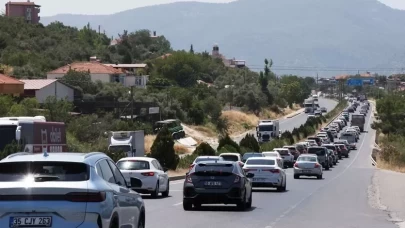 60 kilometrelik araç kuyruğu!