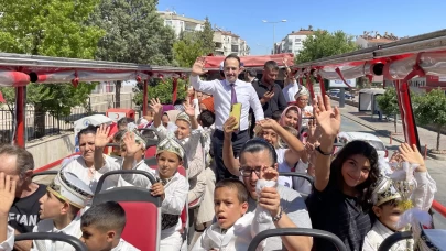 Kültür ve Turizm Bakanlığı'na bağlı Vakıflar Bölge Müdürlüğü 52 çocuğa toplu sünnet şöleni yaptı