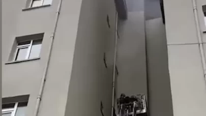 Üsküdar'da 10 katlı apartmanda yangın