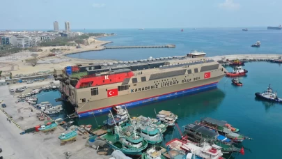 Depremzede öğrencilere okul olan gemi, hazır bekletiliyor