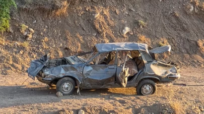 Otomobil uçurumdan yuvarlandı!