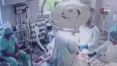 Rusya'da doktorlar depreme ameliyatta yakalandı