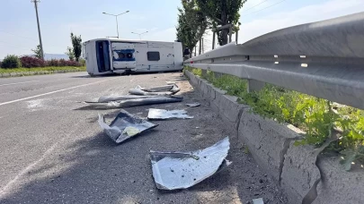 Erzurum'da askeri personel servisi devrildi!