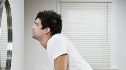 Sabahları Aynaya Bakınca Kendimizi Neden Farklı Görürüz?