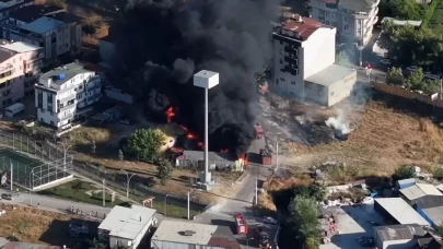 Hurda deposundaki yangın plastik kalıp atölyesini de sardı