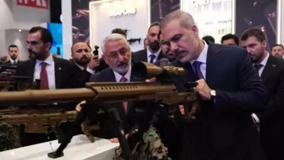 Bakan Fidan'dan gündem olan poz! Askeri harekat mesajı mı?