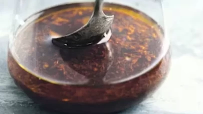 Salatalara sağlıklı dokunuş! Zencefilli limonlu sos tarifi