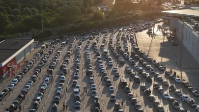 Kapıkule sezonun en hareketli gününü yaşadı