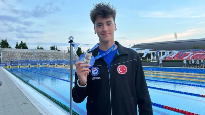 Milli yüzücü Kuzey Tunçelli, üst üste 3’üncü kez Avrupa gençler şampiyonu