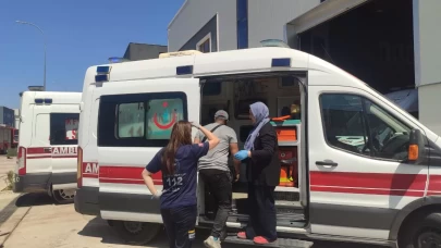 Kocaeli'de fabrikada çıkan yangında 5 işçi dumandan etkilendi