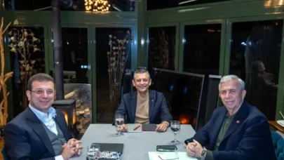 Özgür Özel, cumhurbaşkanlığı adaylığına göz kırptı