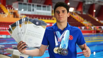 Milli yüzücü Arel Gültekin’den Üsküp’te altın madalya