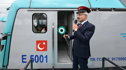 Türkiye'nin gururu yerli ve milli lokomotif ilk seferini tamamladı