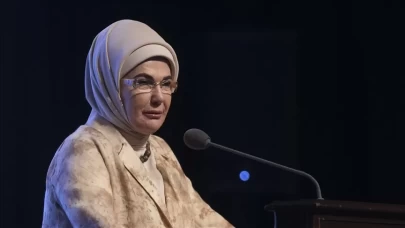 Emine Erdoğan’dan Vatikan'da "Dünya 5'ten büyüktür" mesajı