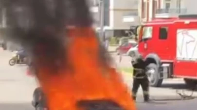 Aksaray'da seyir halindeki otomobil alev alev yandı