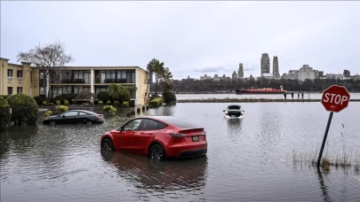 ABD'nin Texas eyaletini sel vurdu