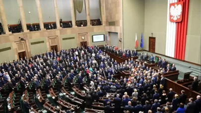 Polonya'da kabine değişti