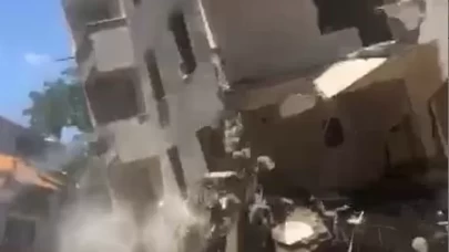 Esenyurt'ta yıkım sırasında bina yola çöktü