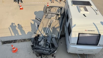 Eskişehir'de kontrolden çıkan otomobil site bahçesine düştü