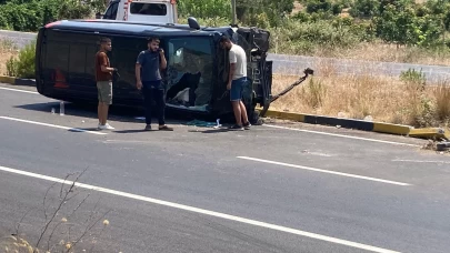 Alanya'da hafif ticari araç ile taksi çarpıştı: 1 yaralı