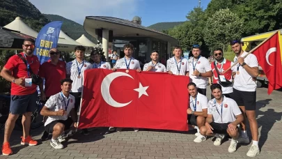 Milli kanoculardan Slovenya'da iki bronz madalya