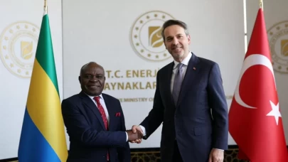 Enerji ve Tabii Kaynaklar Bakanı Bayraktar, Gabonlu bakanlarla görüştü