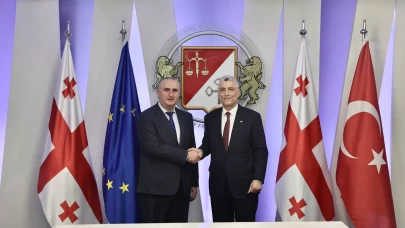 Bakan Bolat, Gürcistan Maliye Bakanı Khutsishvili ile bir araya geldi