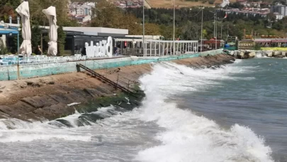 Tekirdağ'da poyraz 2 gündür deniz ulaşımını olumsuz etkiliyor