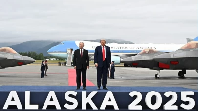 Beyaz Saray, Trump ve Putin'in Alaska'daki zirveden fotoğrafını paylaştı