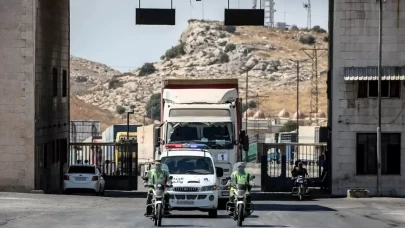 "10 günde girmesi gereken 6 bin yardım tırından sadece 853'ü giriş yapabildi"