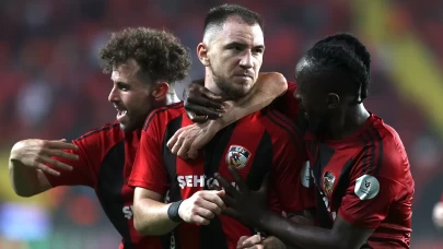 Burak Yılmaz ilk maçında galibiyetle başladı