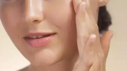 Orta yüz yaşlanmasına karşı estetik ve doğal çözümler