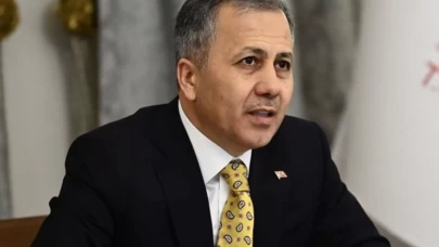 Bakan Yerlikaya duyurdu: Trafikte aracın önünü kesip sürücüyü darbeden 4 şüpheli yakalandı