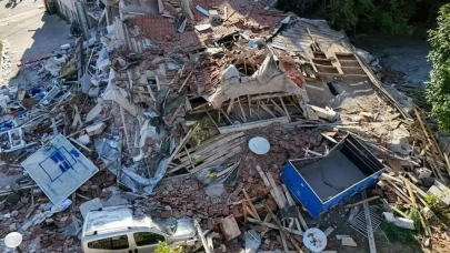 Balıkesir Sındırgı'da depremde yıkılan binanın sahibi tutuklandı