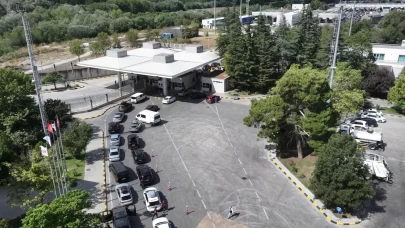 Avrupa'ya açılan sınır kapılarında gurbetçilerin dönüş hareketliliği sürüyor