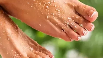 Yorgun ve şiş ayaklara tuzlu su banyosu!