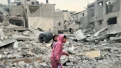 İngiliz Patolog: Gazze'deki sefalet "bir halkın diğerine neler yapabileceğini" gözler önüne seriyor