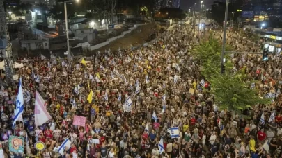 Binlerce İsrailli’den Gazze saldırılarına protesto