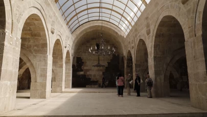 787 yıllık Mahperi Hatun Kervansarayı tarihe meydan okuyor