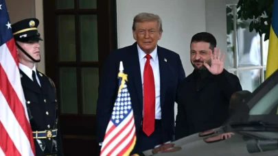 Trump espriyi patlattı, Beyaz Saray kahkahaya boğuldu