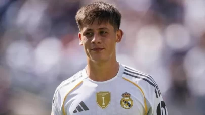 Arda Güler'e Avusturya’da Türk taraftarlardan sevgi seli