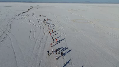 Runfire Salt Lake Ultra Trail Maratonu, Tuz Gölü’nde başladı