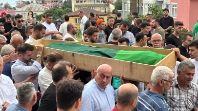 Boşanma aşamasındaki eşi tarafından öldürülen Sinem Topaloğlu son yolculuğuna uğurlandı