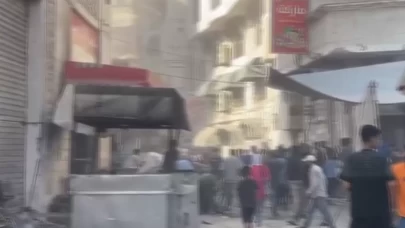 İsrail, Gazze’de pazar yerini vurdu