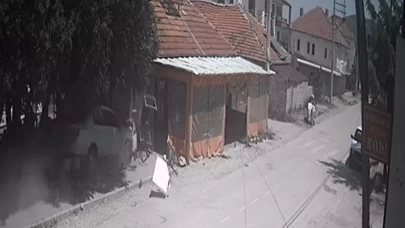Isparta'da otomobil kıraathaneye daldı: 1 ölü, 1 yaralı