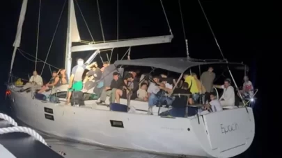 Göçmenleri taşıyan tekne Muğla açıklarında sürüklendi! 56 kişi kurtarıldı